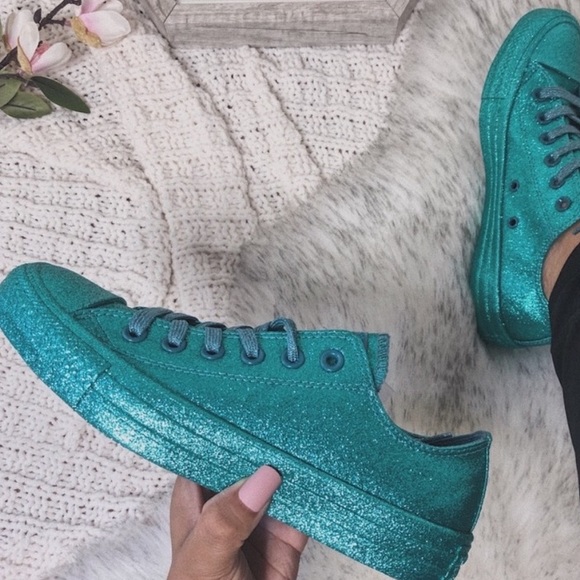Converse Shoes - Converse Chuck Taylor All Star Lo Glitter Sneaker